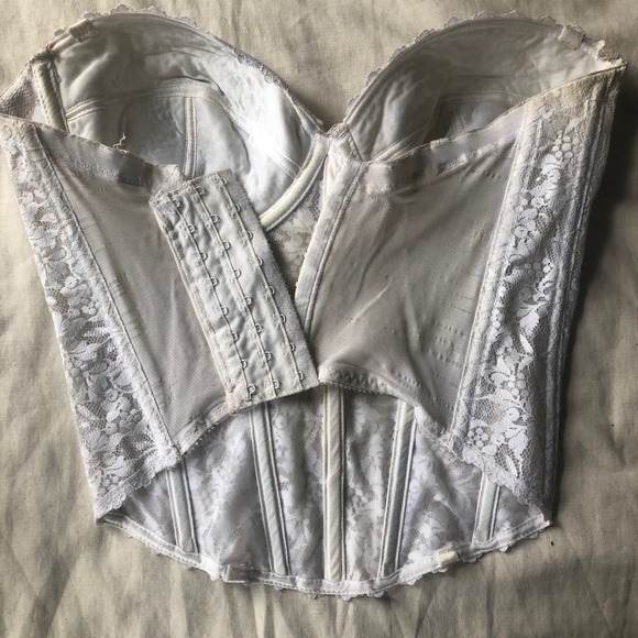 *SOLD* Fredricks of Hollywood White Bustier - Picture 4 of 5